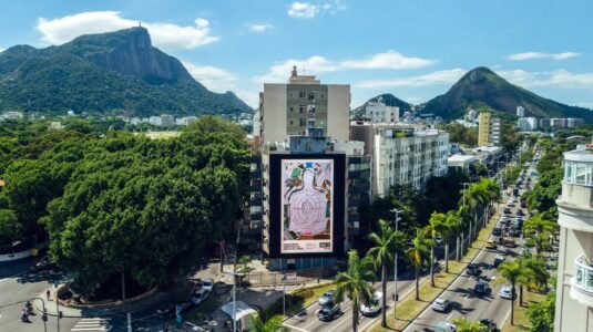 Anistia Internacional e Africa Creative denunciam impactos na educação com OOH no RJ