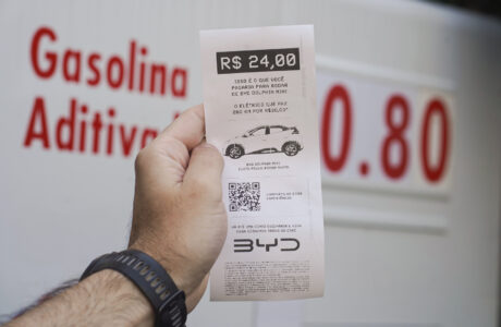 BYD abastece veículos concorrentes com ação inédita em SP