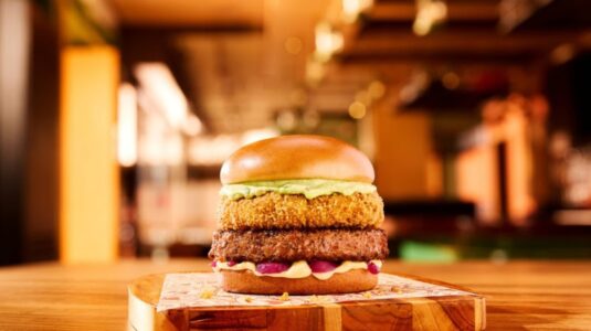 Catupiry® marca presença em retorno de clássicos do menu do Outback