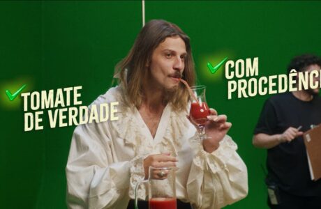 Chay Suede vira vampiro em novo filme de Pomarola