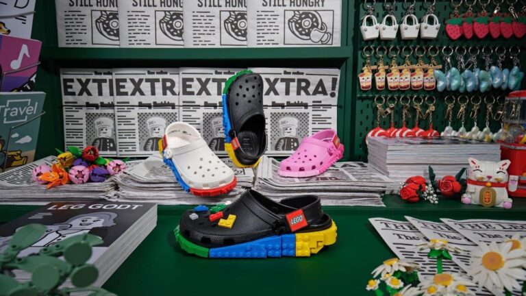 Crocs traz para o Brasil desejada collab com LEGO