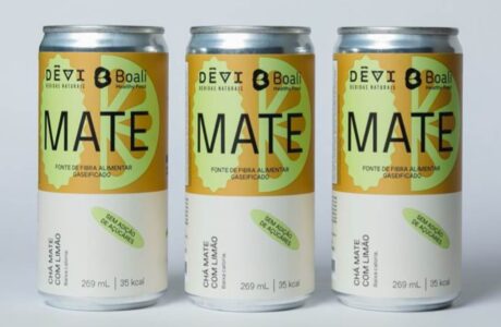 DÊVI e BOALI lançam chá mate funcional em collab inédita