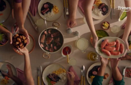 Em nova campanha Frimesa celebra a vida real da família brasileira