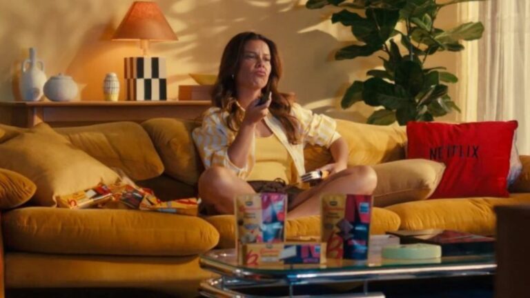 Fernanda Souza estrela invasão às séries da Netflix em campanha da Bauducco