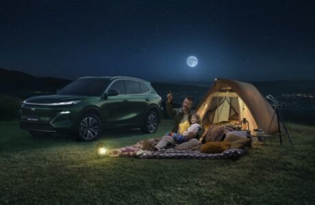 Geely EX5 EM-i leva Rodrigo Hilbert e sua filha Maria para verem as estrelas em inédita campanha publicitária