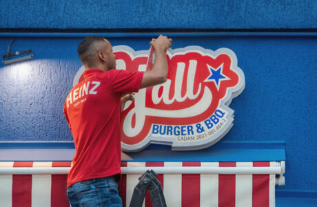 Heinz patrocina apóstrofos de restaurantes que oferecem seu ketchup