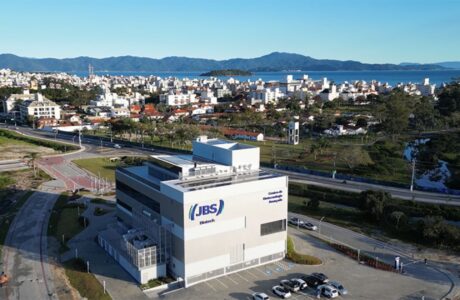JBS inaugura centro de biotecnologia avançada para desenvolver superproteínas