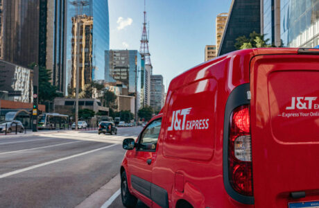 J&T Express reforça estratégia de marca e patrocina VTEX DAY 2026