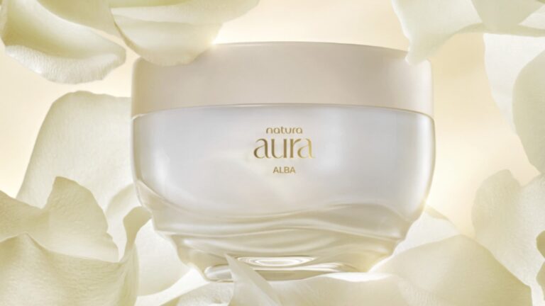 Natura completa o ritual de perfumação Aura Alba com lançamento de hidratante em pote perfumado