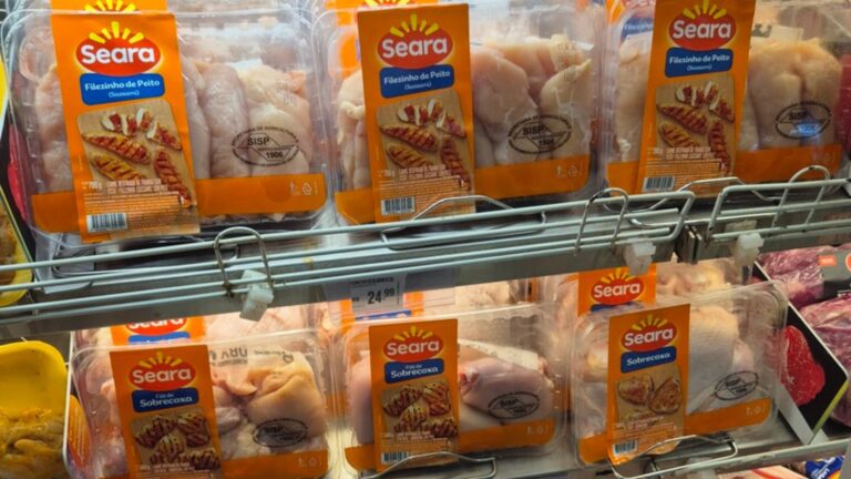Seara leva bandejas premium às gôndolas para reinventar o mercado de frango resfriado no Brasil