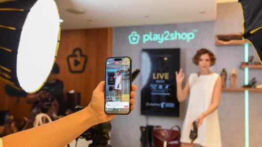 ALLOS cria estúdio de ponta para lojistas e aposta em live shopping para ampliar vendas das marcas no TikTok e outras plataforma