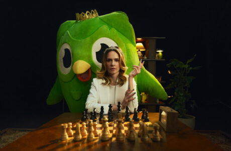 Ana Paula Renault estrela campanha de xadrez do app