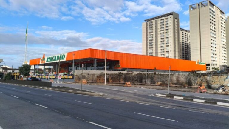 Atacadão reforça presença no litoral paulista e inaugura segunda loja em Santos