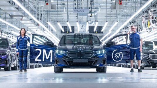 BMW Group produz seu veículo totalmente elétrico de número 2 milhões