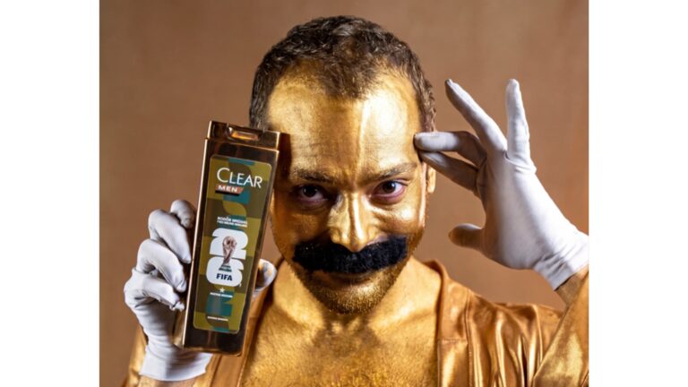 Com Eduardo Sterblitch, Clear resgata personagem icônico