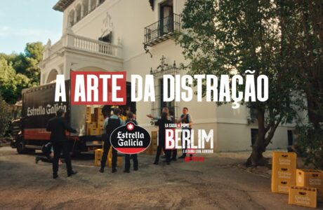 Estrella Galicia e “Berlim e a Dama com Arminho” assinam um acordo internacional para a estreia da série