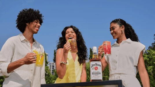 Jim Beam indica rota de coquetelaria em SP e no RJ para celebrar o whiskey