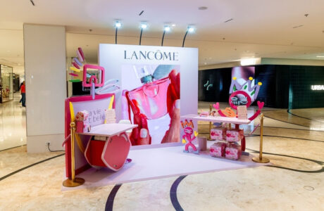 Lancôme eleva a experiência da felicidade do ato de presentear neste dia das mães com pop-ups de personalização exclusivas