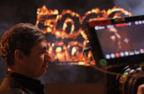 “No Fogo com Bronze chega ao GNT e Globoplay com campanha que une churrasco e futebol em estratégia multiplataforma