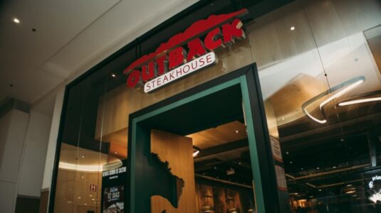 Outback Steakhouse expande presença na Zona Oeste de São Paulo com abertura no Continental Shopping