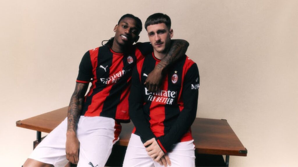 PUMA e AC MILAN apresentam novo uniforme home para a temporada 202627