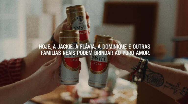 Amstel aposta em narrativa emocional em campanha que marca os 8 anos de apoio ao Orgulho LGBT+ do Brasil