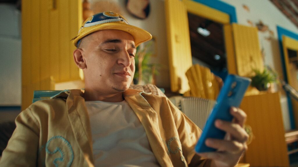 Hit de João Gomes inspira o BB a mostrar como resolve a vida do brasileiro