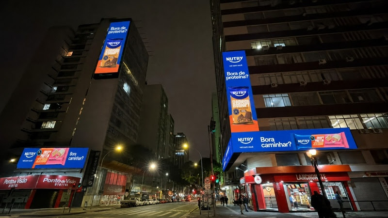 Nutrimental aposta em ação OOH em Curitiba para o Dia dos Namorados